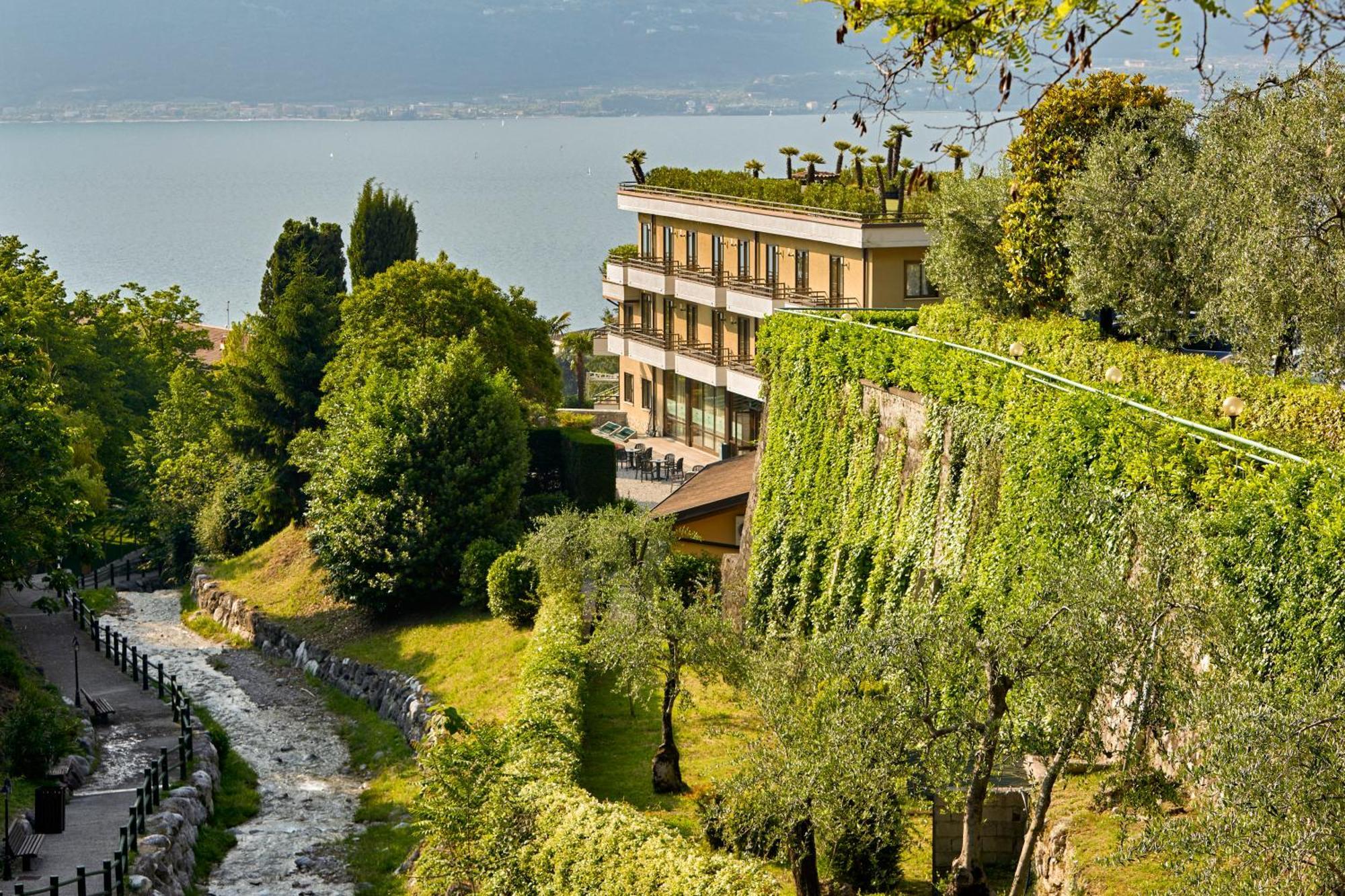 Hotel Royal Village Limone sul Garda Εξωτερικό φωτογραφία